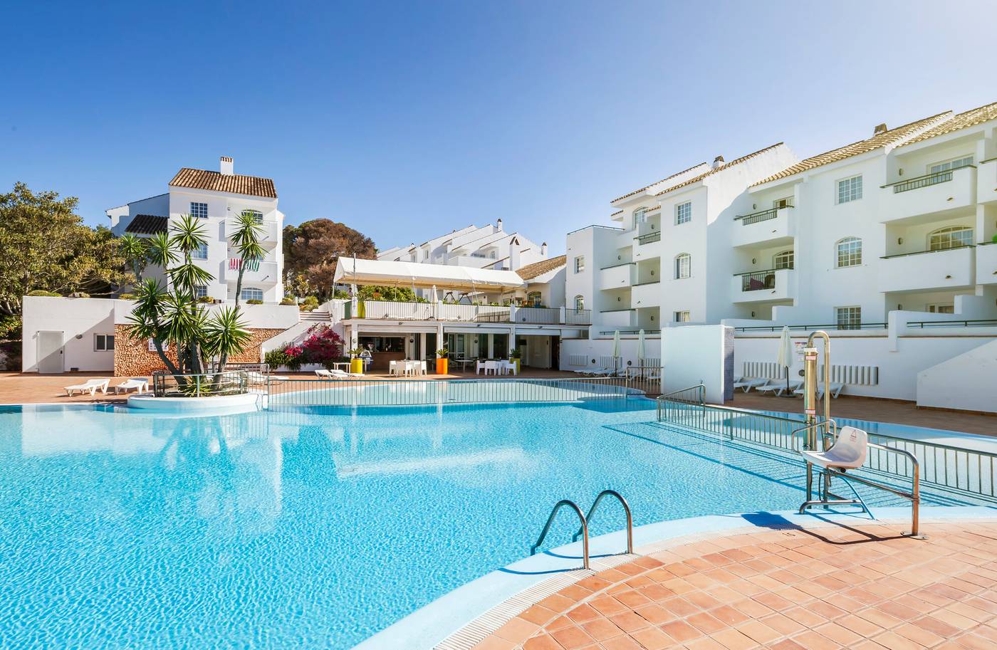 Ilunion-Menorca-Pool-2