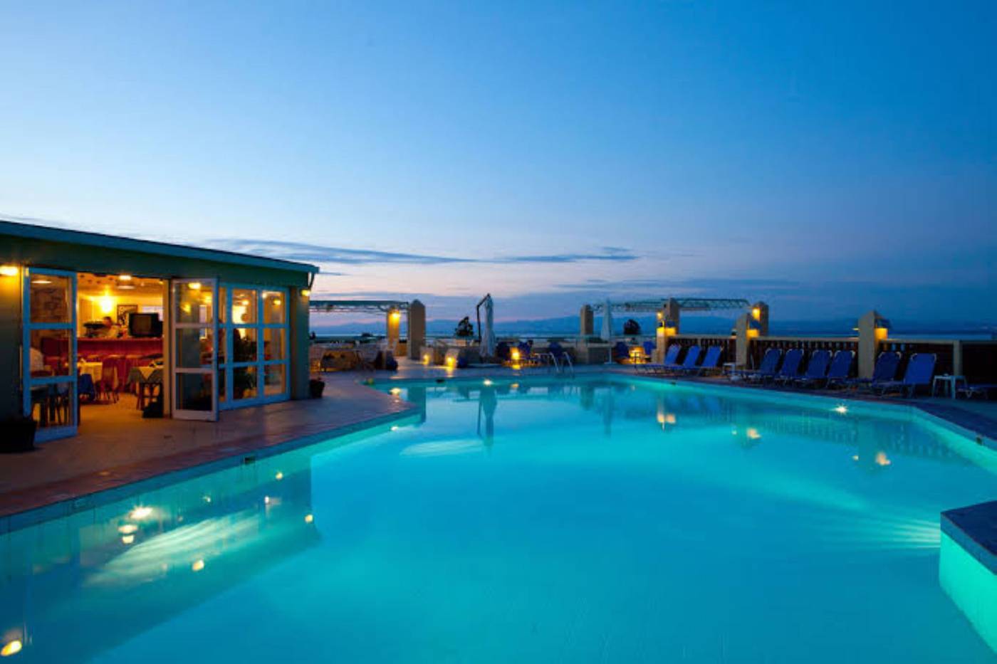 Arya Hotel