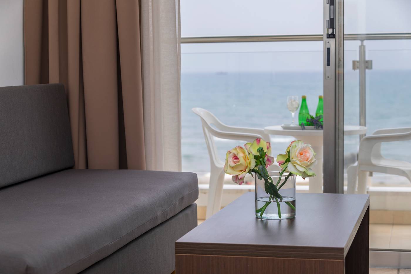 Costantiana-Beach-Hotel-Apts-Room-10
