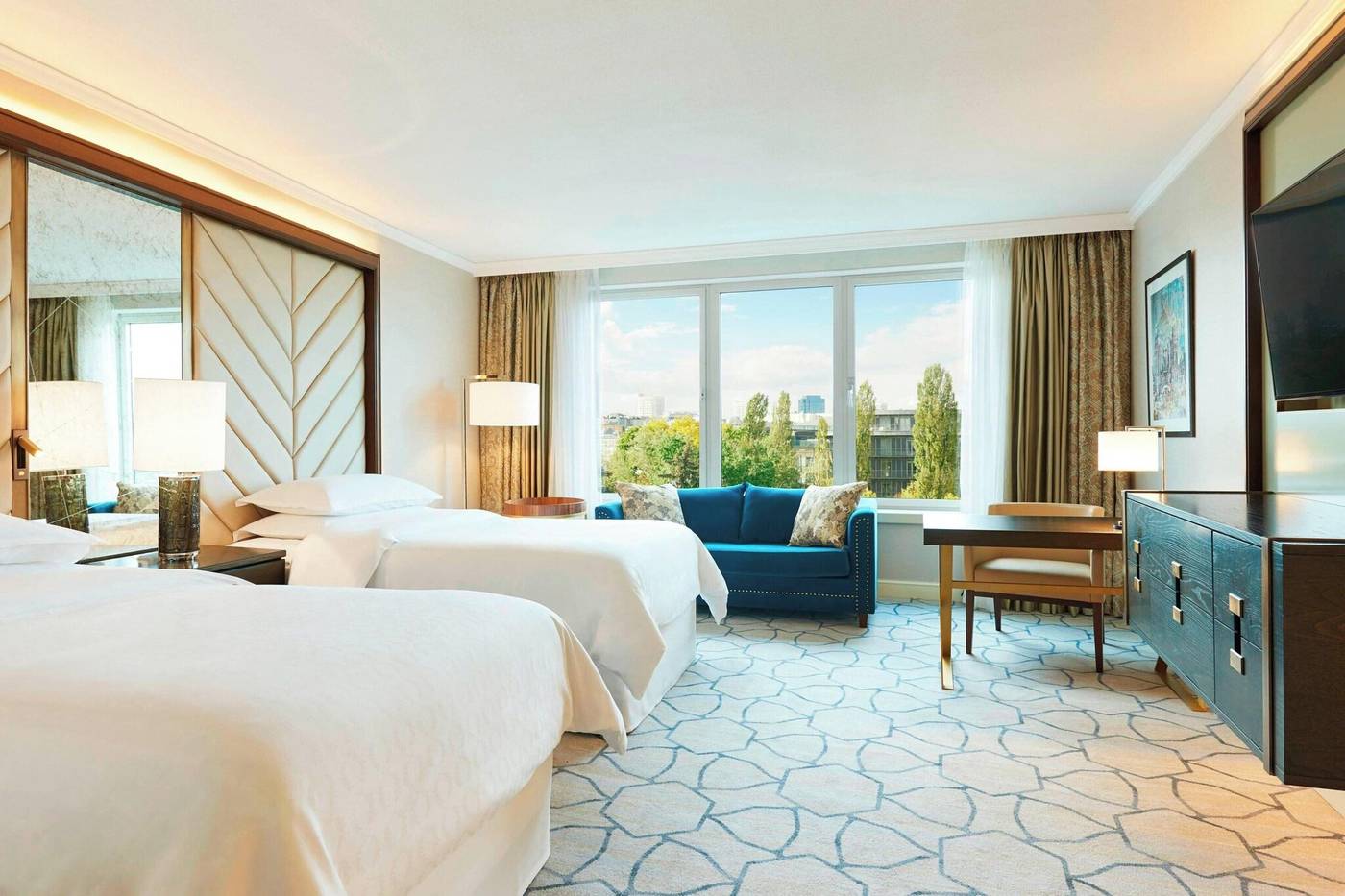 Sheraton-Warsaw-Hotel-Room-38