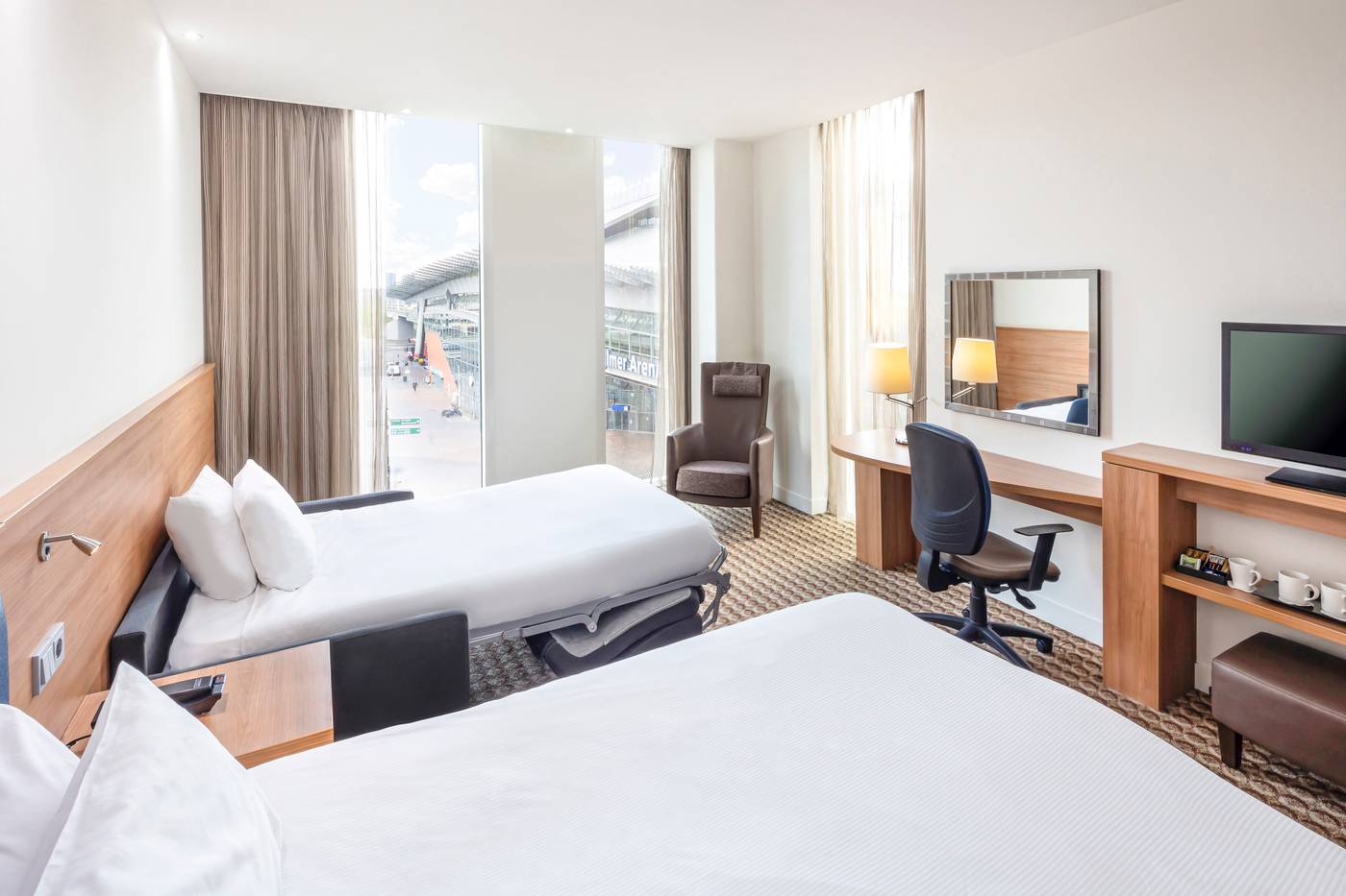 Hampton-by-Hilton-Amsterdam---Arena-Boulevard-Room-8