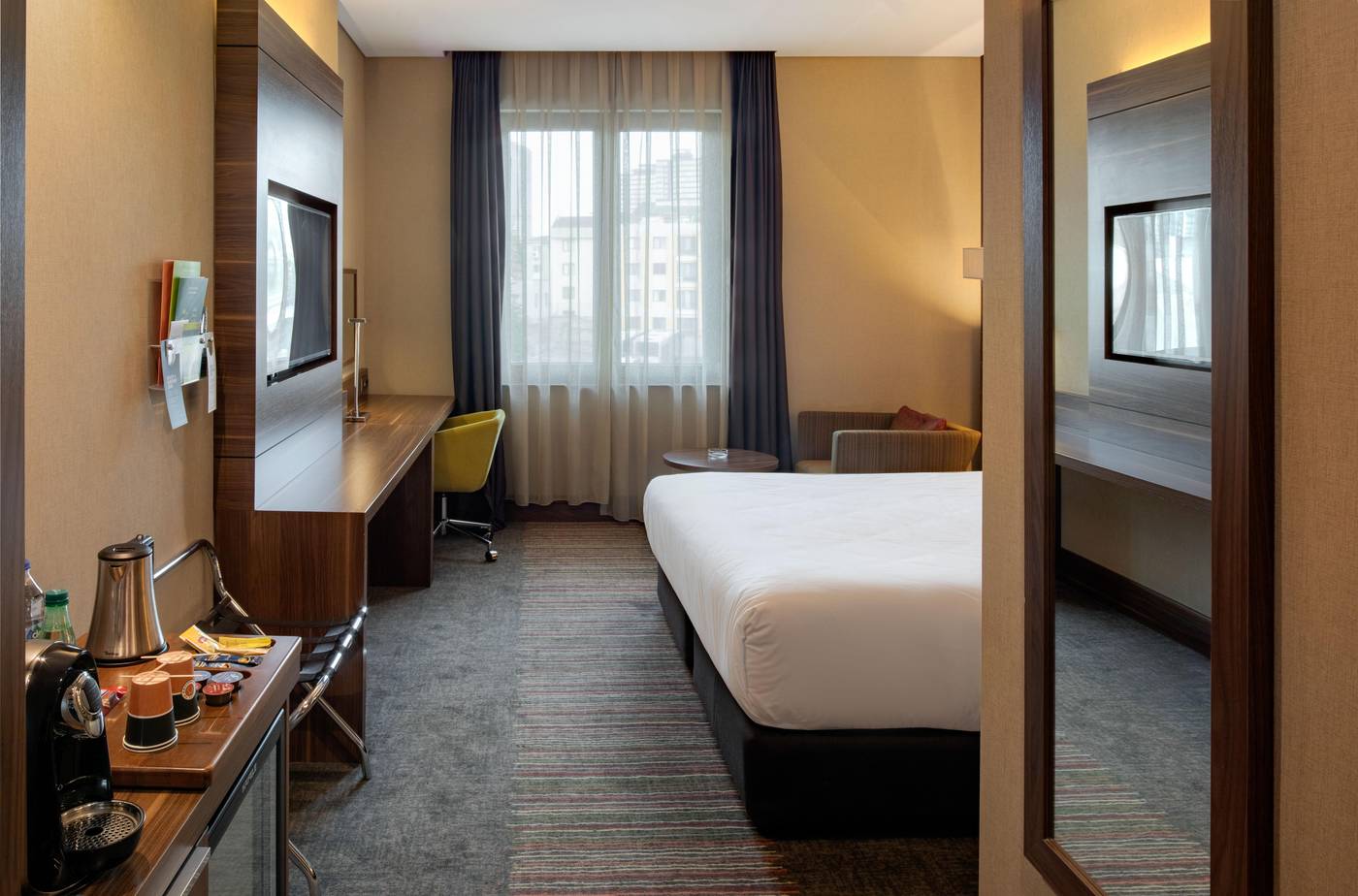 Holiday-Inn-Istanbul-Kadikoy-Room-9
