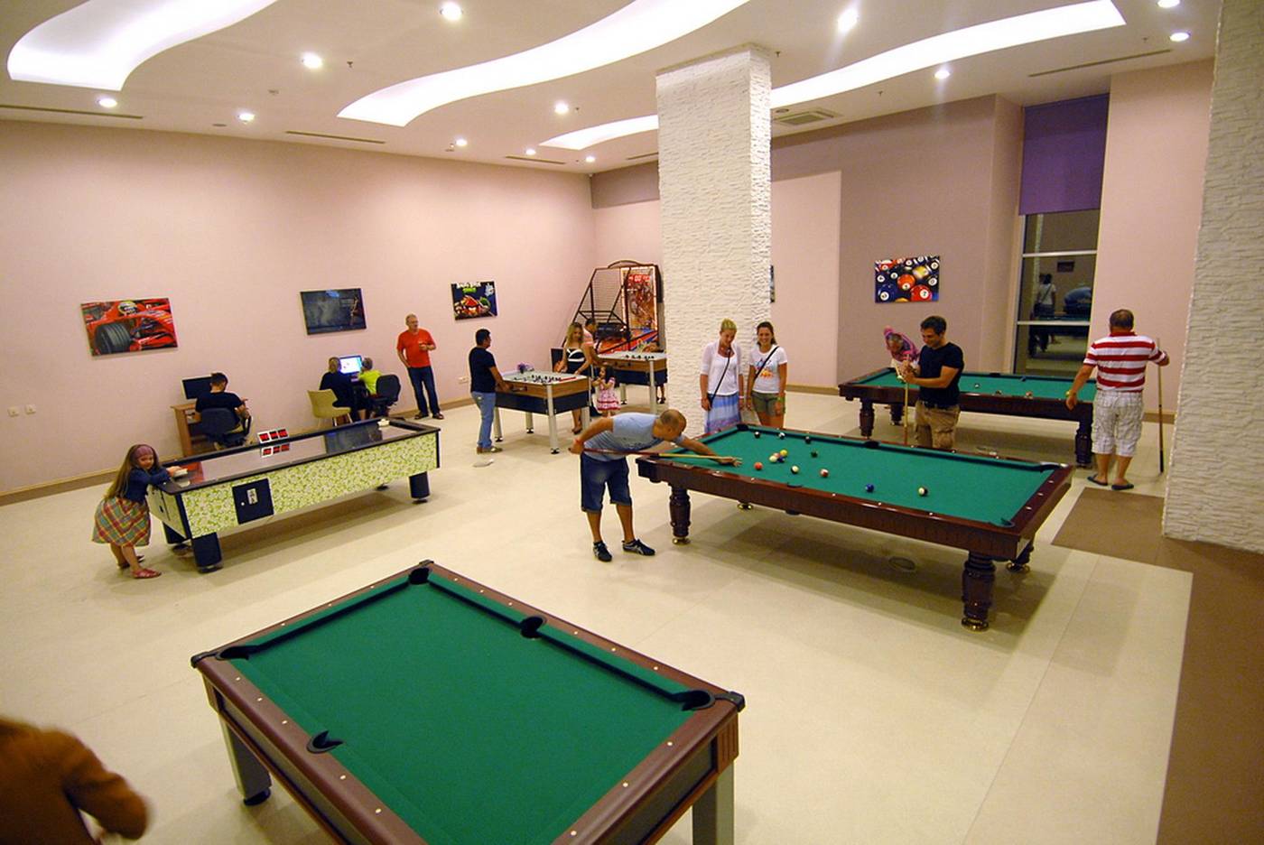 Dizalya-Palm-Garden-Hotel-Sports-and-Entertainment-40