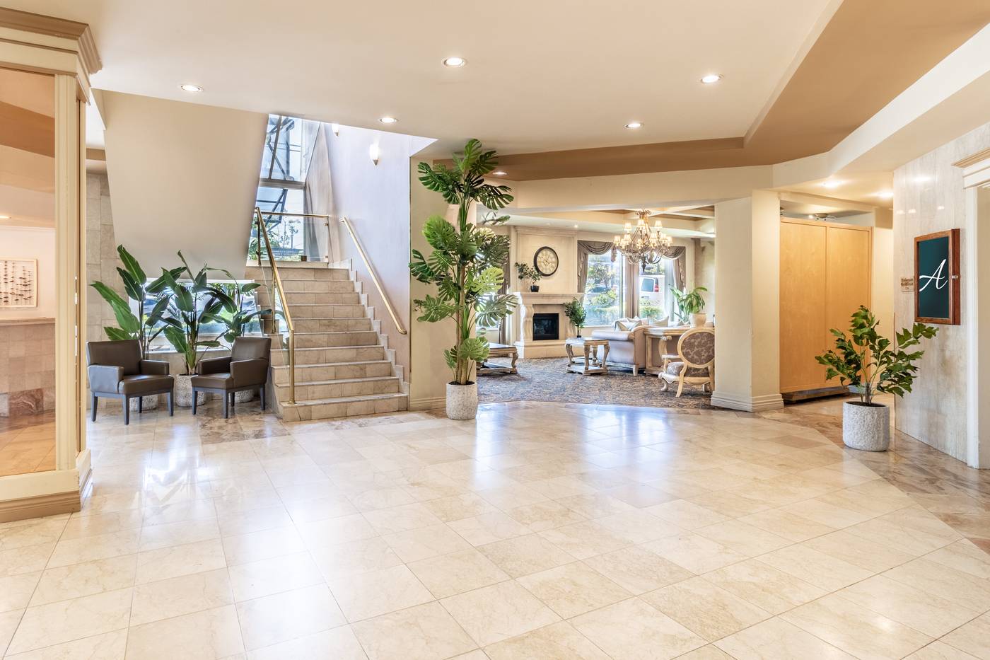 Atrium-Hotel-Vancouver-Lobby-1