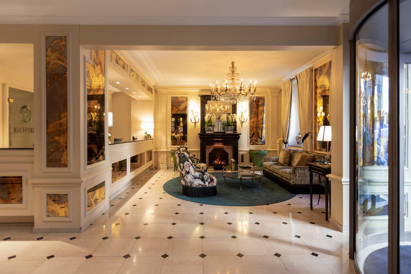 West-end-Paris-Lobby-14