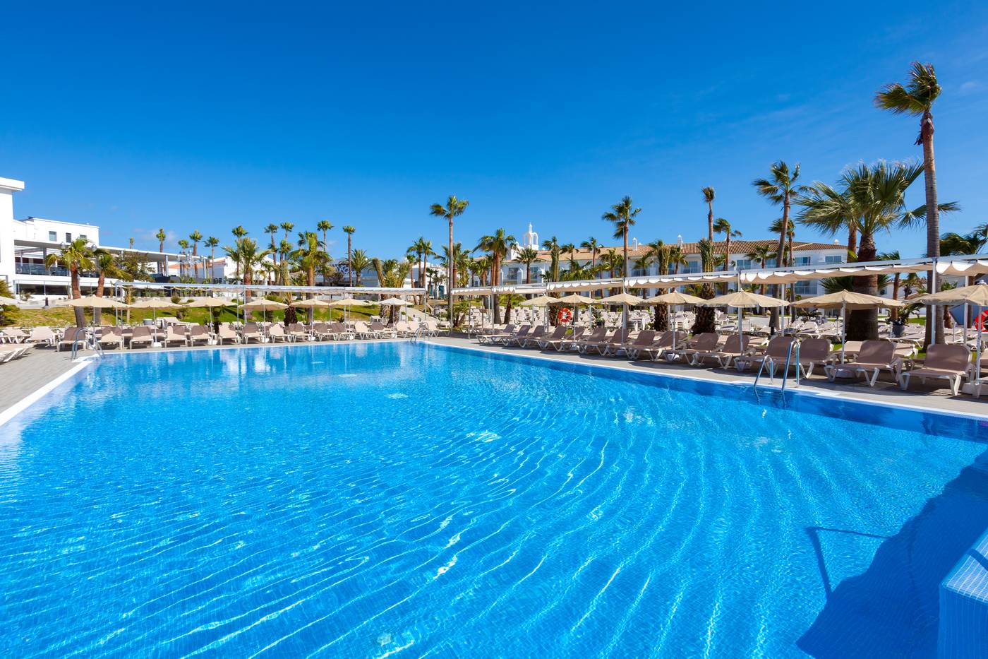 Riu-Chiclana-Pool-2