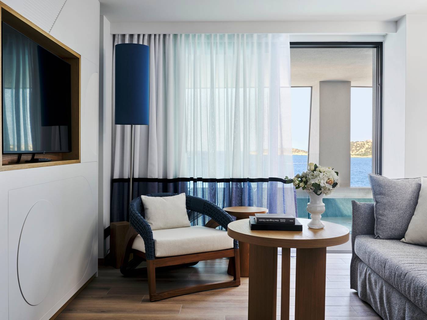 Avra-Collection-Hermes-Hotel-Room-32