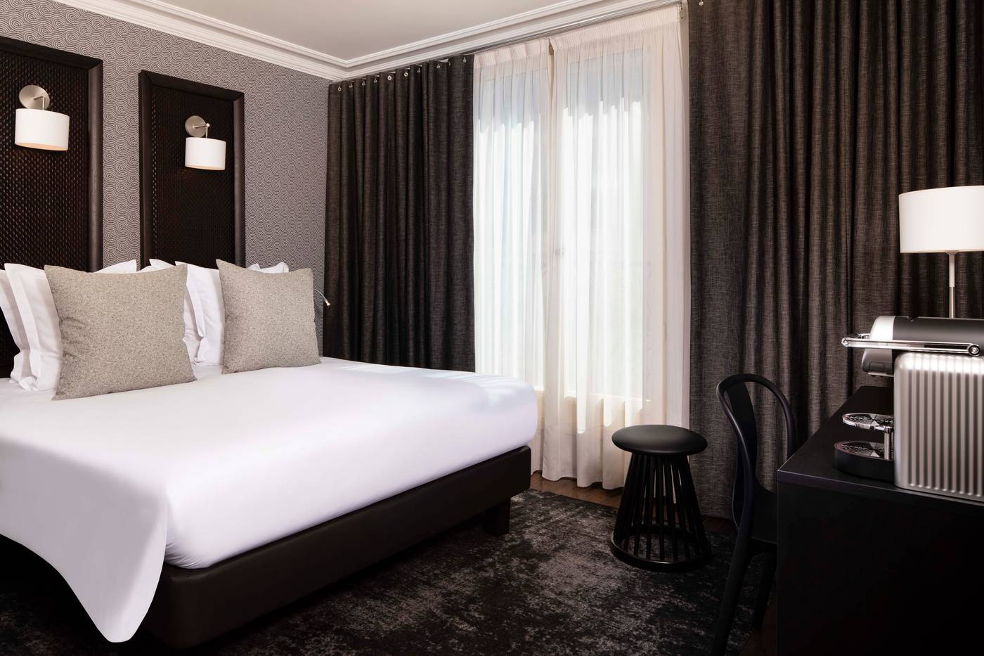 Hotel-Elysees-Regencia-Room-37