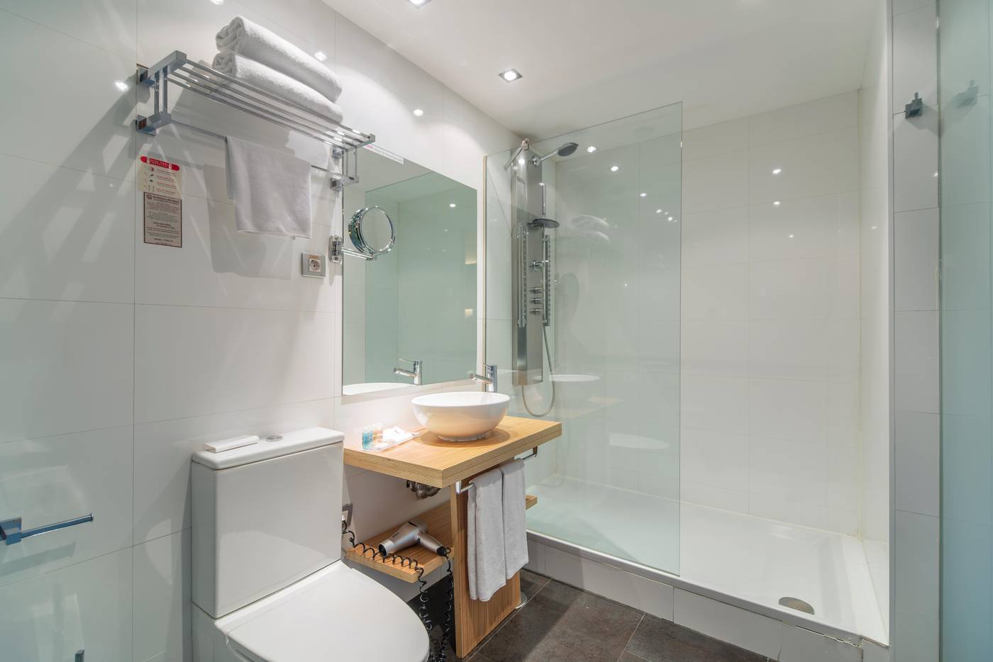 Petit-Palace-Plaza-del-Carmen-Room-26