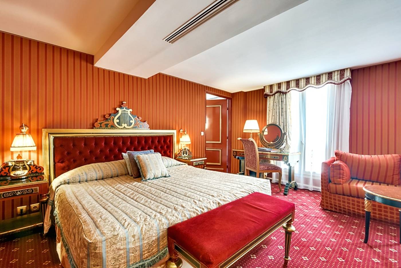 Villa-Opera-Drouot-Room-21