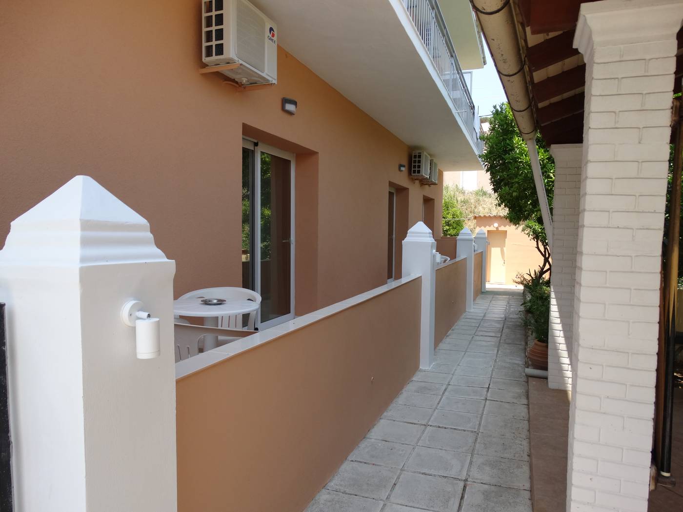 Makis-Apartments-Room-14