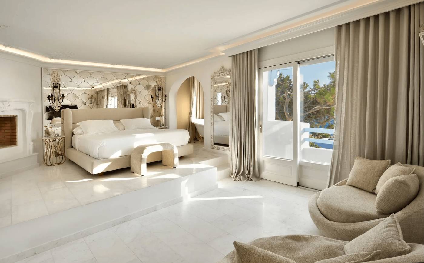 Saint-John-Hotel-Villas---Spa-Room-38