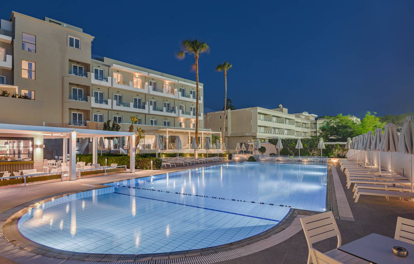 Kos-Hotel-Junior-Suites-Pool-3