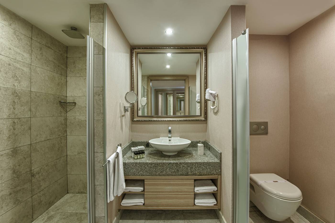 Delphin-Deluxe-Room-19