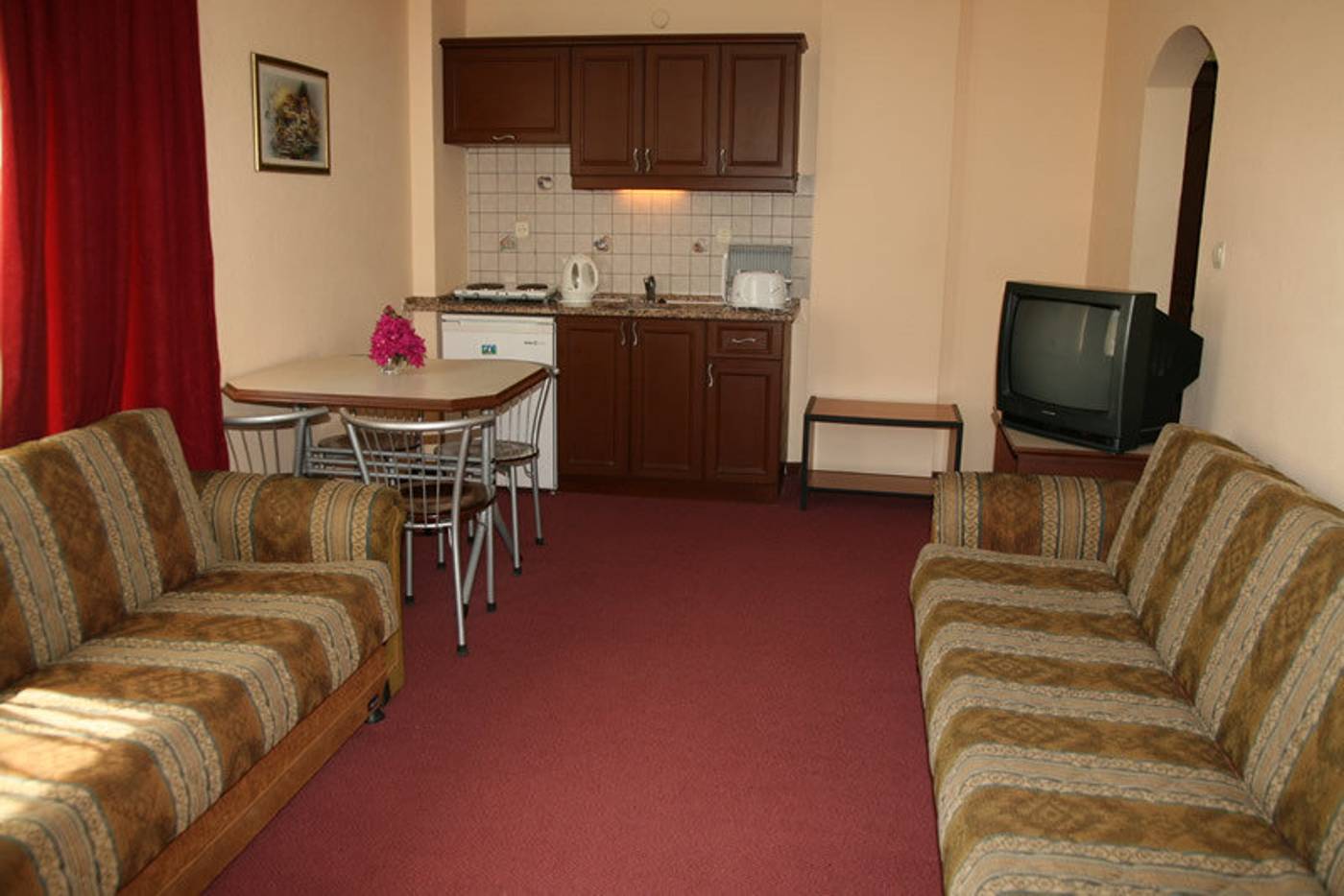 Imperial-Apartments-Room-11