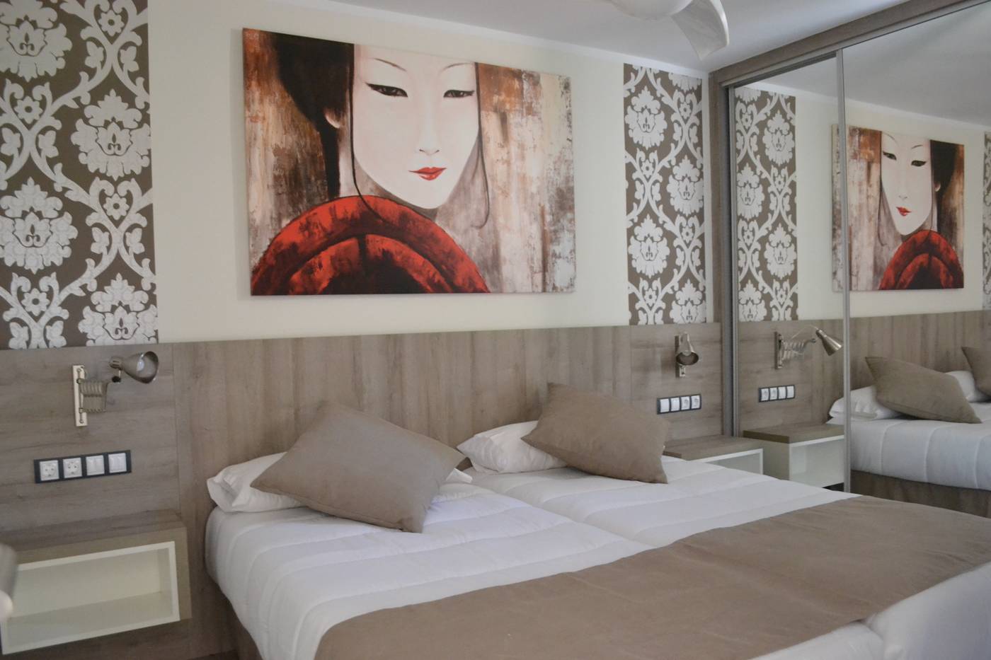 Parque-de-las-Americas-Room-21