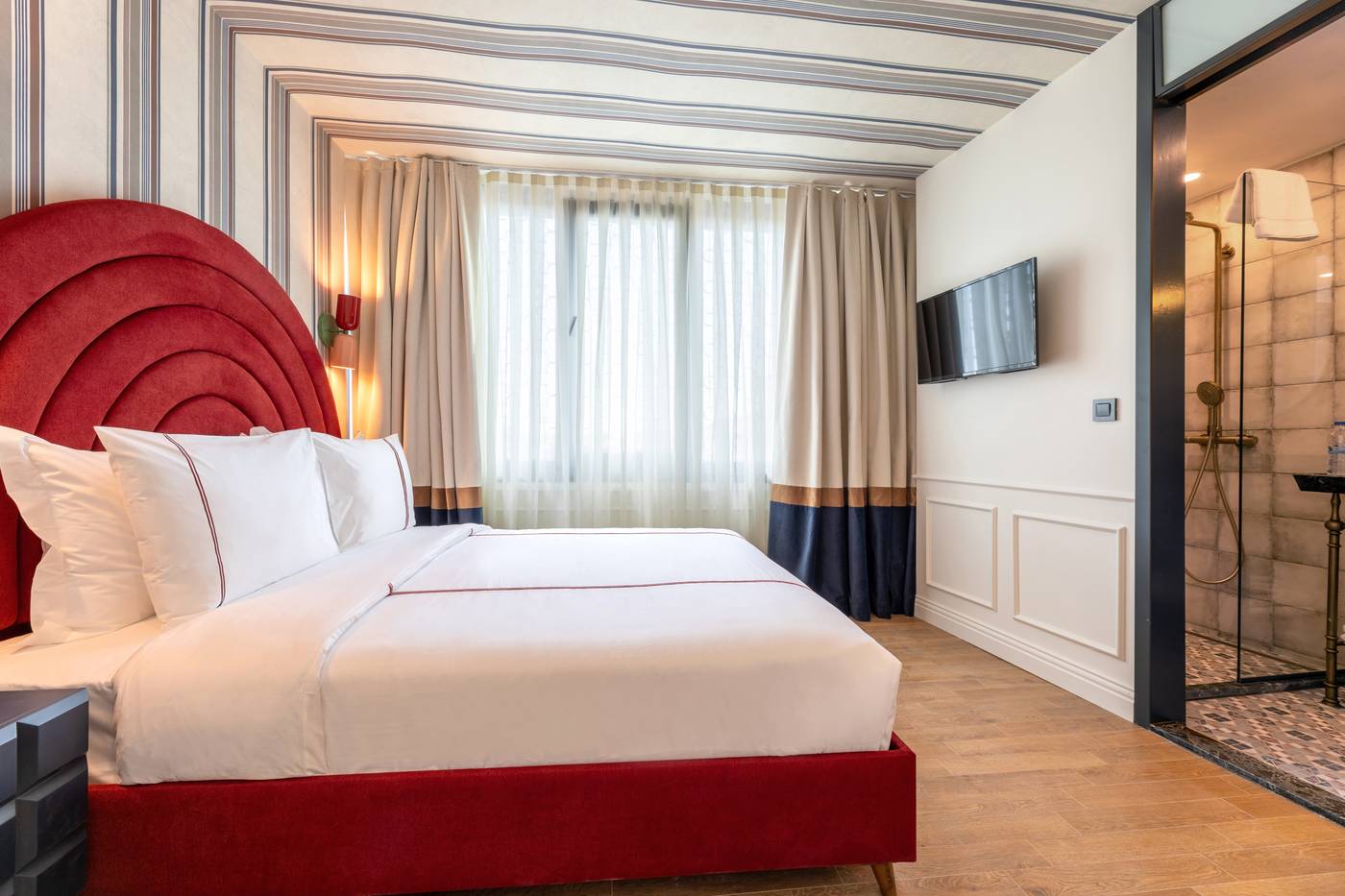 Khai-Hotel-Karakoy-Room-10
