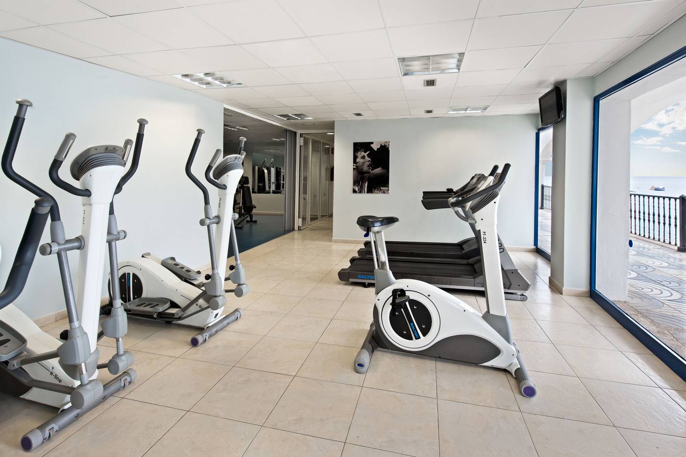 TUI-BLUE-Suite-Princess--Adults-Only--Sports-and-Entertainment-53