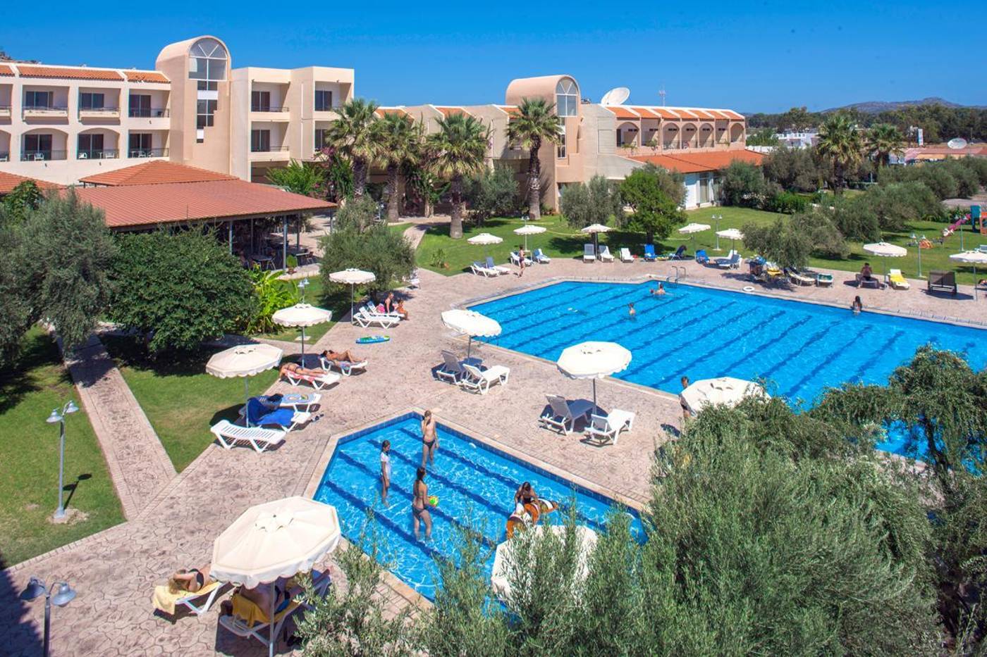 Marianna-Palace-Hotel-Pool-2