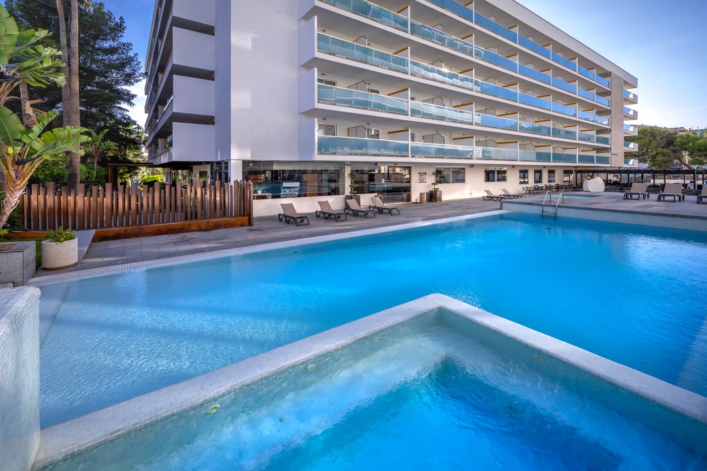 4R-Salou-Park-Resort-II-Pool-4
