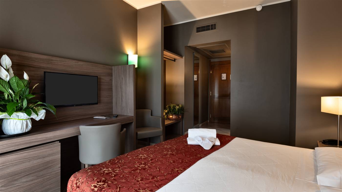 Sunflower-Hotel-Room-7