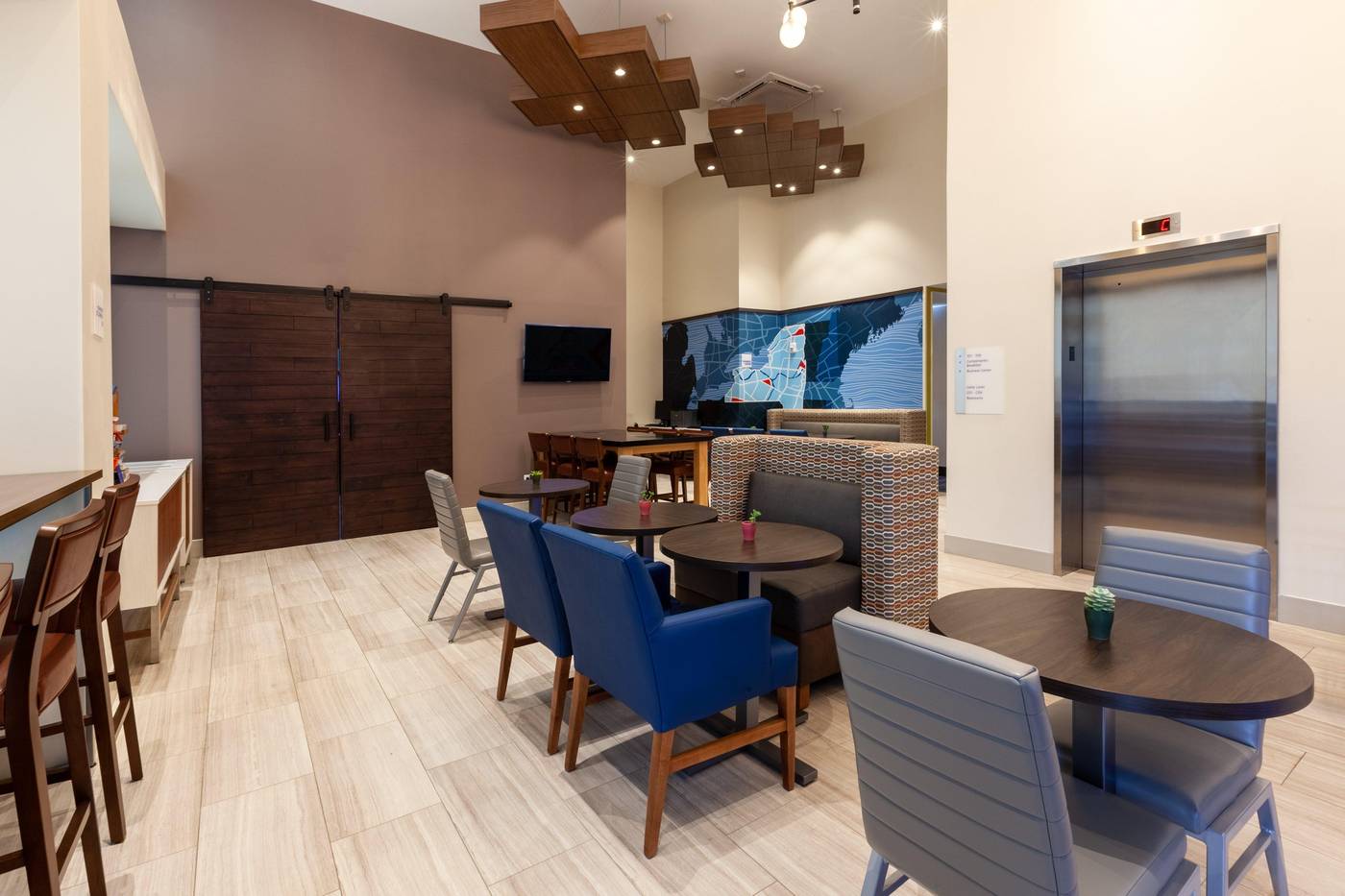 Holiday-Inn-Express-NYC-Brooklyn---Sunset-Park-General-view-11