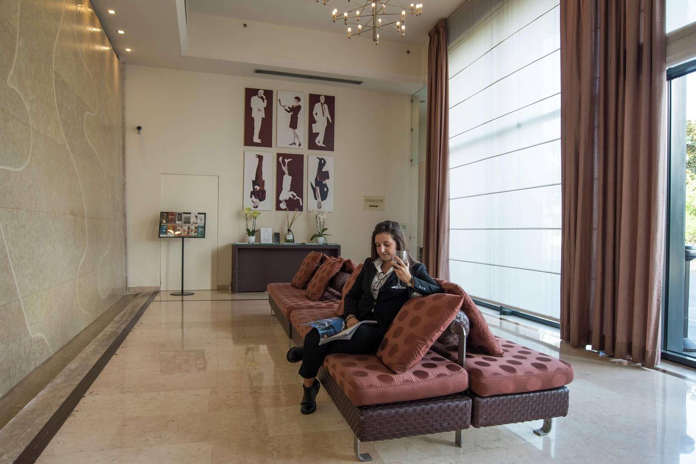 DoubleTree-by-Hilton-Florence-Metropole-Lobby-19