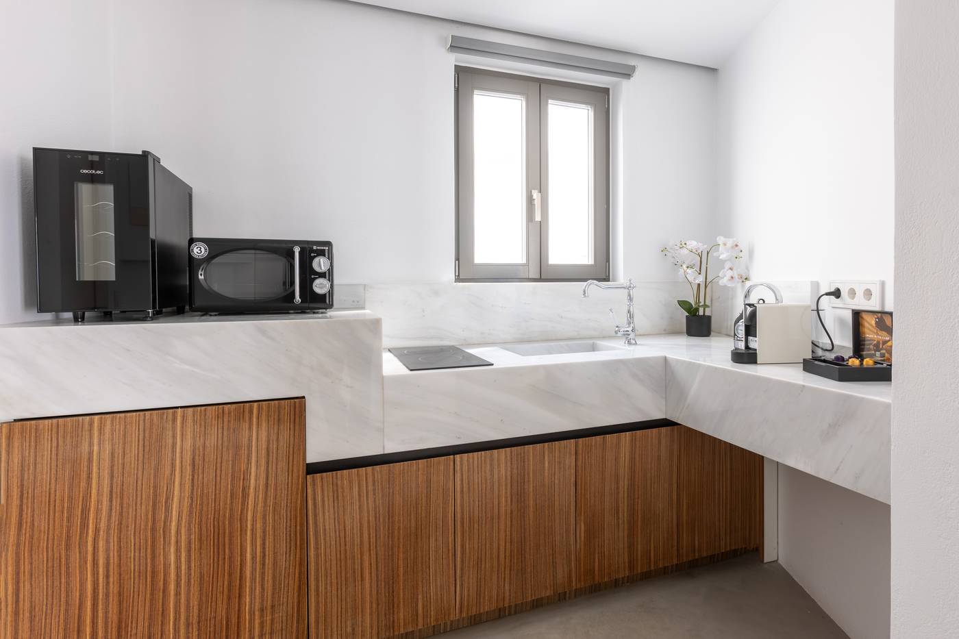 Heaven-s-Edge-Room-41