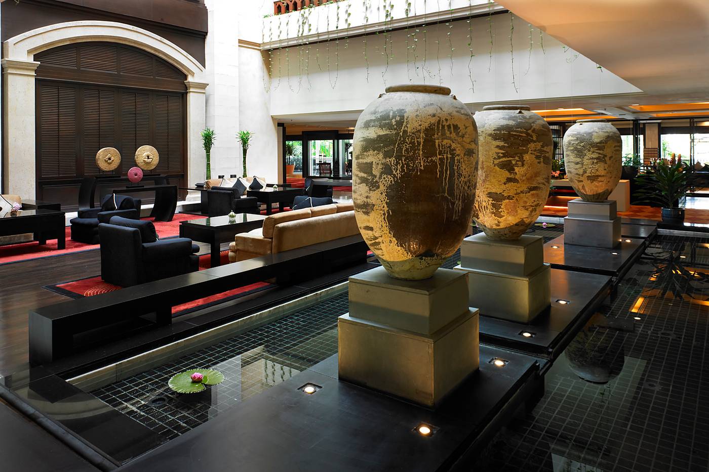 Anantara-Riverside-Bangkok-Lobby-6