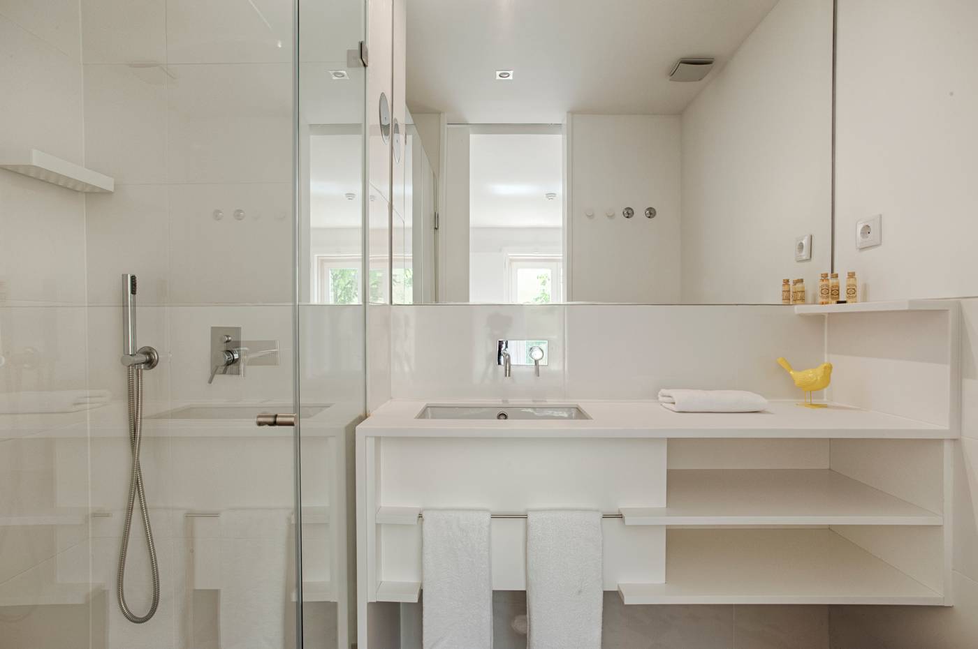 Dear-Lisbon-Charming-House-Room-35