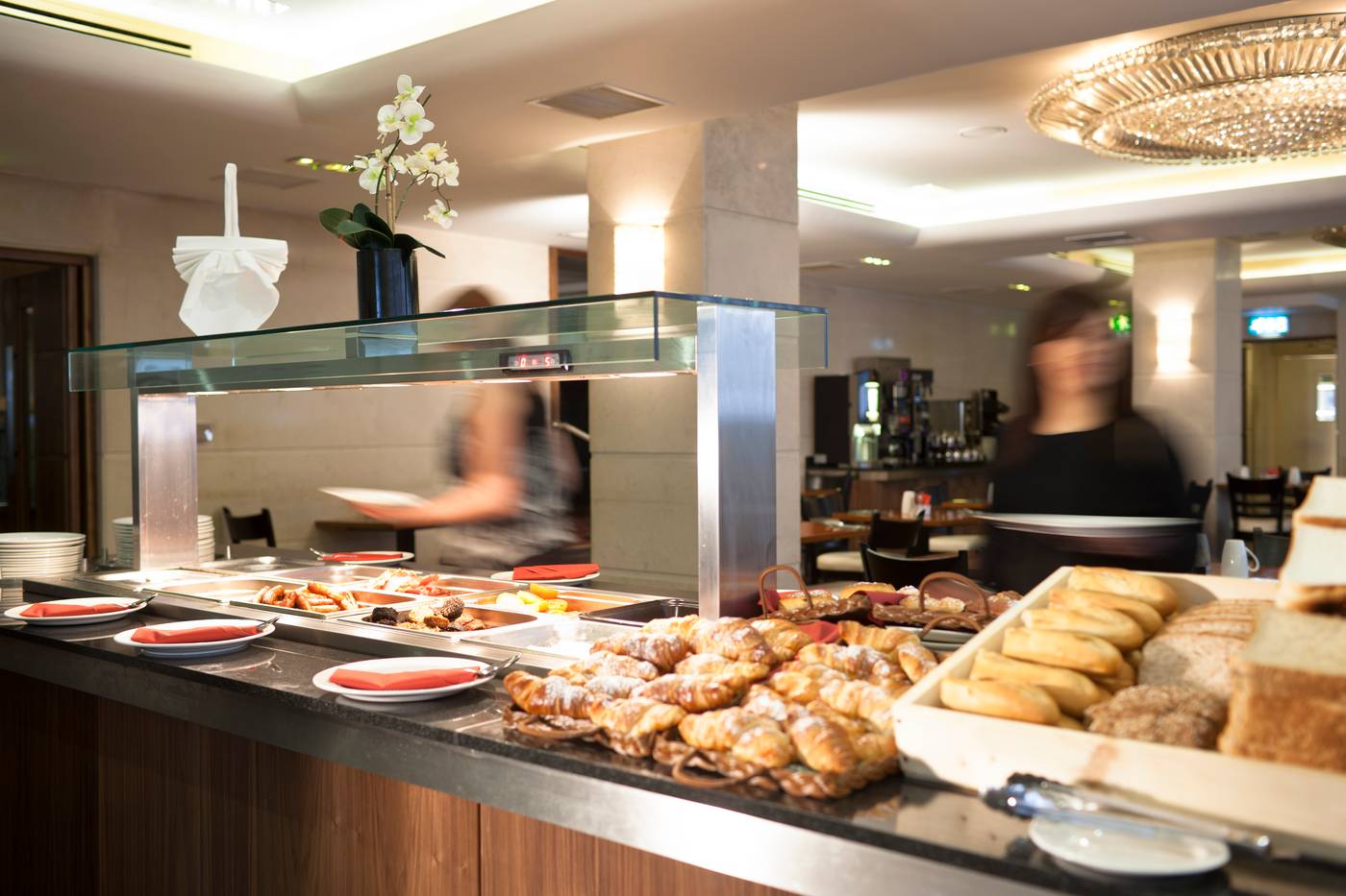 Academy-Plaza-Hotel-Restaurant-22