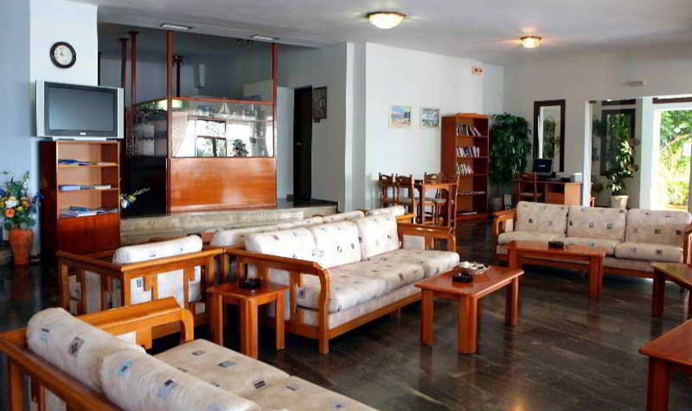 Karavados-Beach-Lobby-50