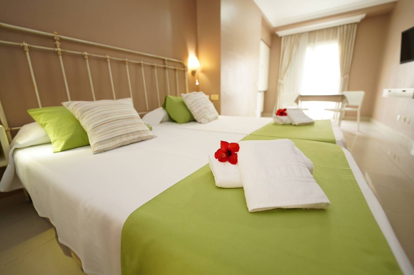 Hotel-RF-Astoria---Adults-Only-Room-10