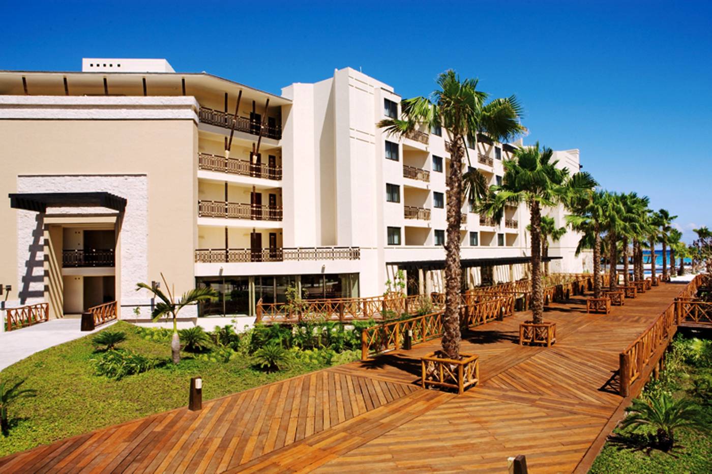 Dreams-Riviera-Cancun-Resort---Spa-General-view-15