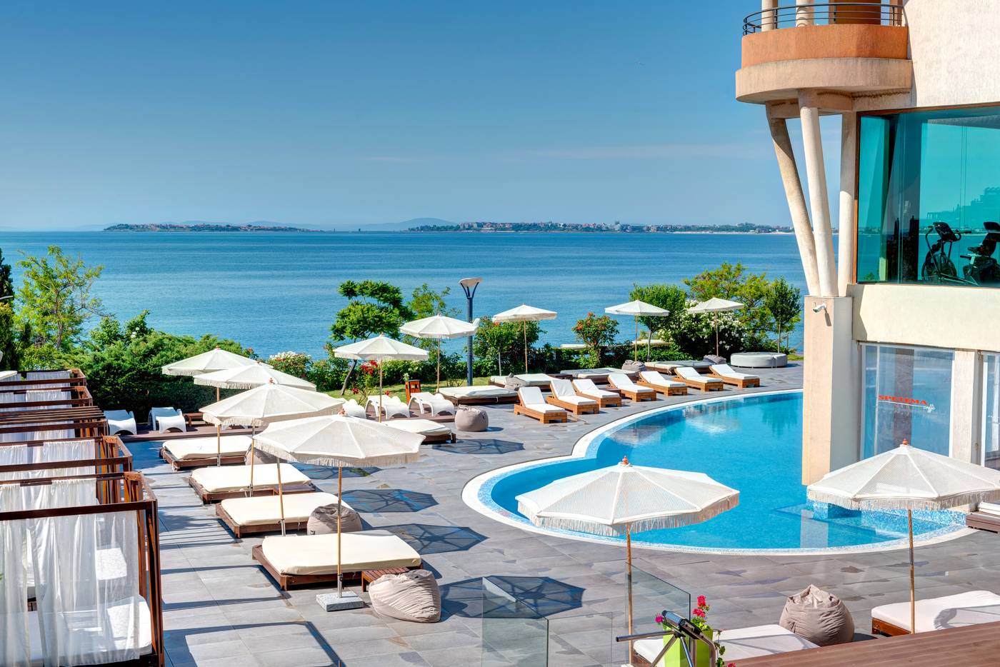 Grand-Hotel-Sveti-Vlas-Pool-10