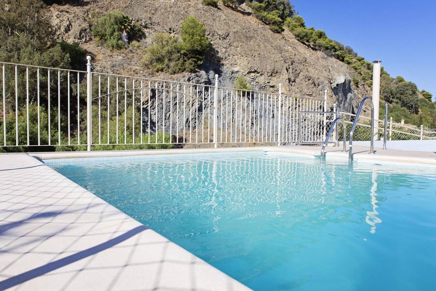 Malaga-Hotel-Eliseos-Pool-3