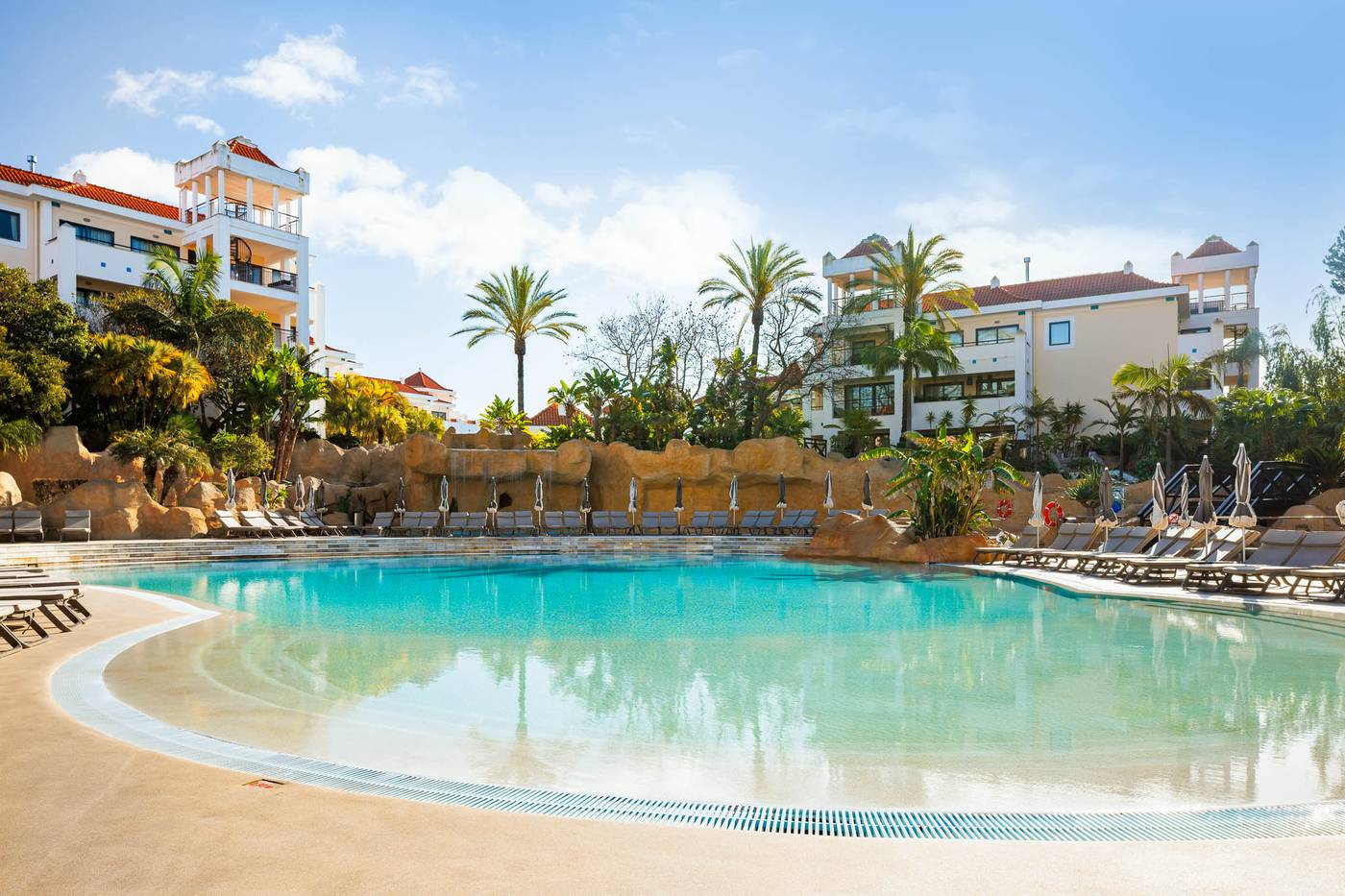 Hilton-Vilamoura-As-Cascatas-Golf-Resort---Spa-Pool-4