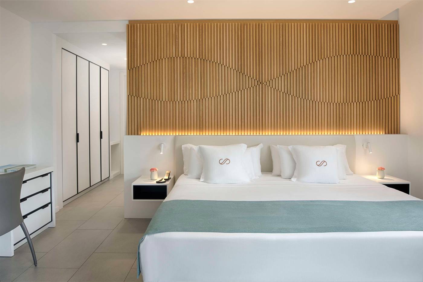 Royal-Hideaway-Corales-Suites--part-of-Barcel---Hotel-Group-Room-25