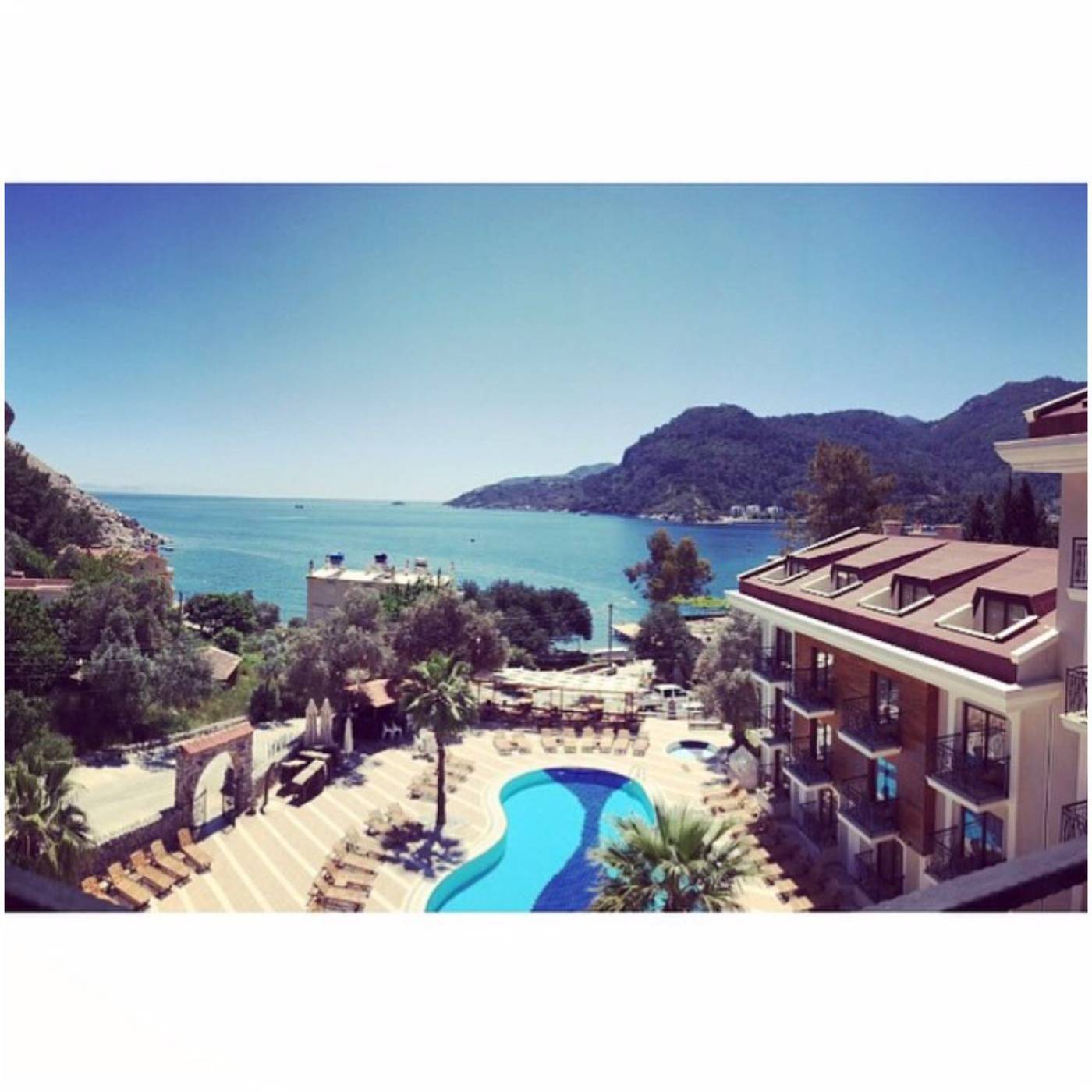 Meril-Hotel-General-view-64