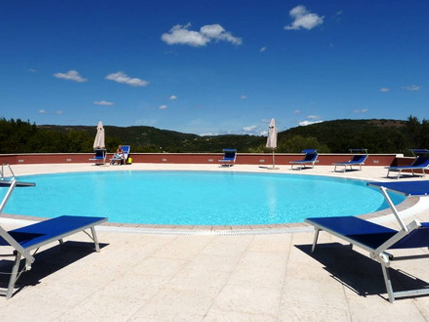 Hotel-Relais-Valkarana-Pool-11