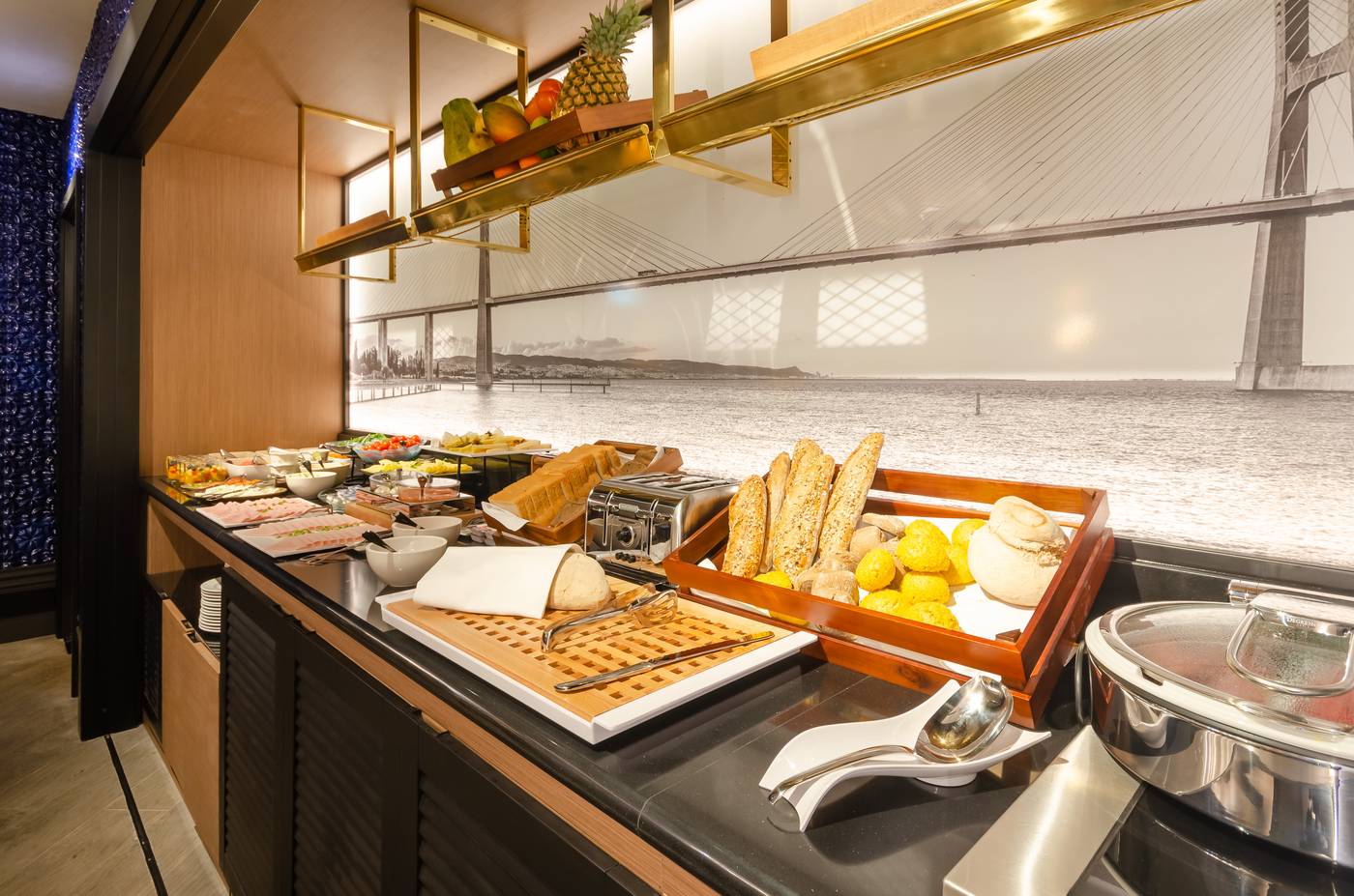 Eurostars-Lisboa-Baixa-Bar-40