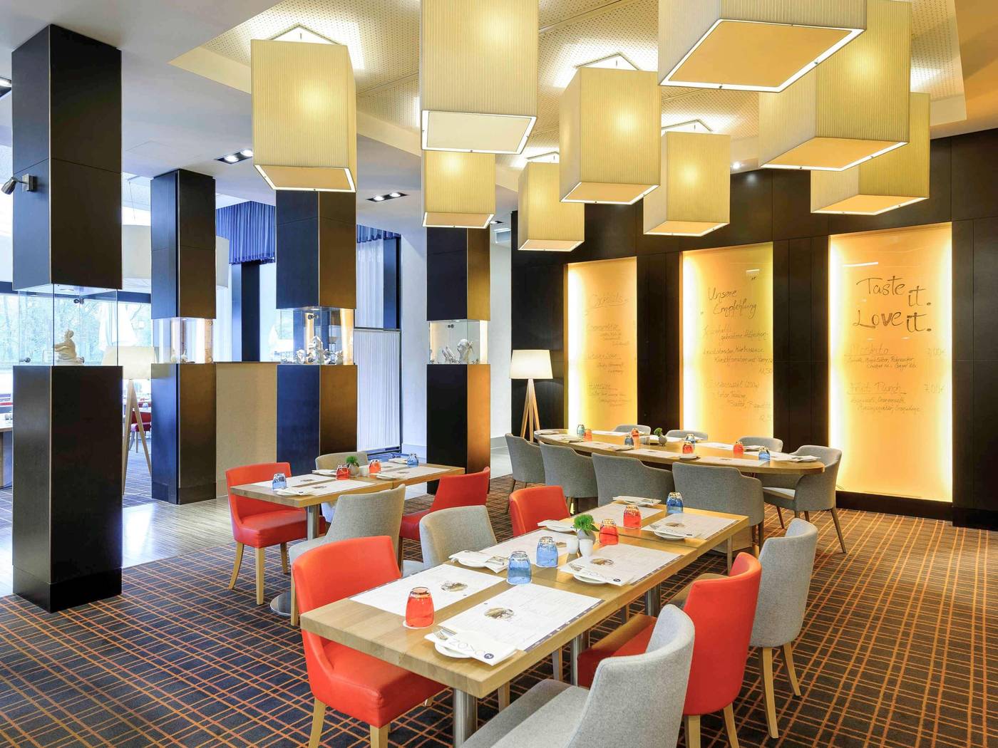 Novotel-Berlin-Am-Tiergarten-Bar-49