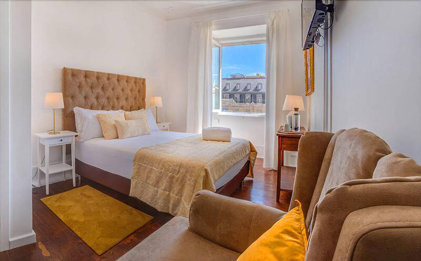 Solar-Dos-Poetas-Room-27