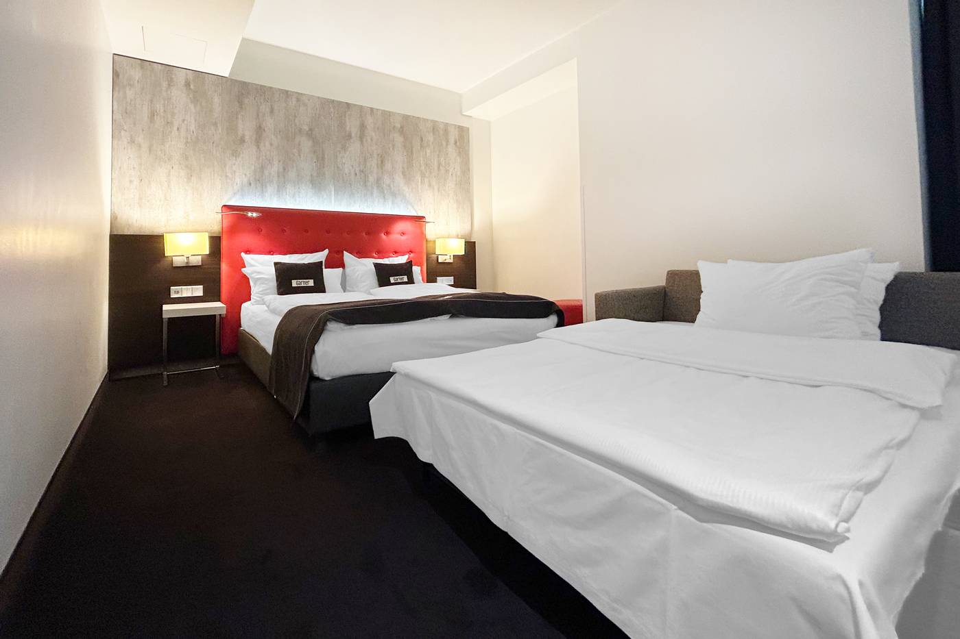 Select-Hotel-Berlin-The-Wall-Room-31
