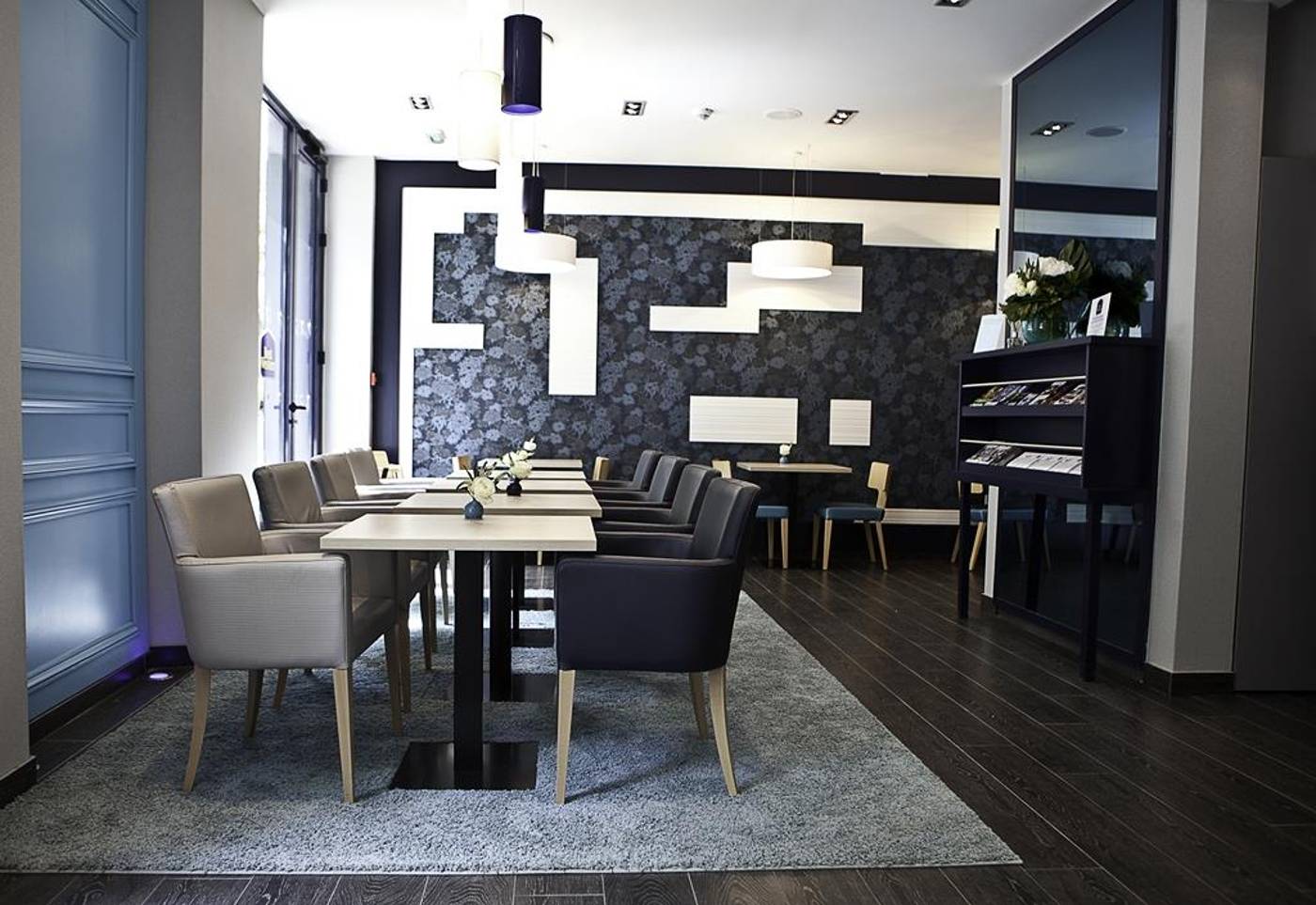 Prince-Albert-Montmartre-Lobby-11