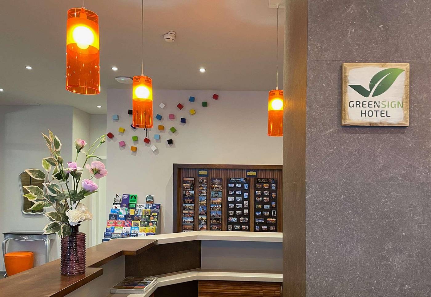 Sorat-Hotel-Berlin-Lobby-12