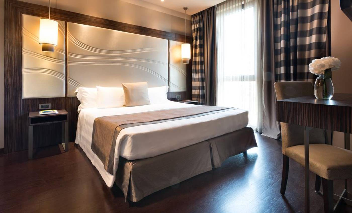 Uptown-Palace-Room-12