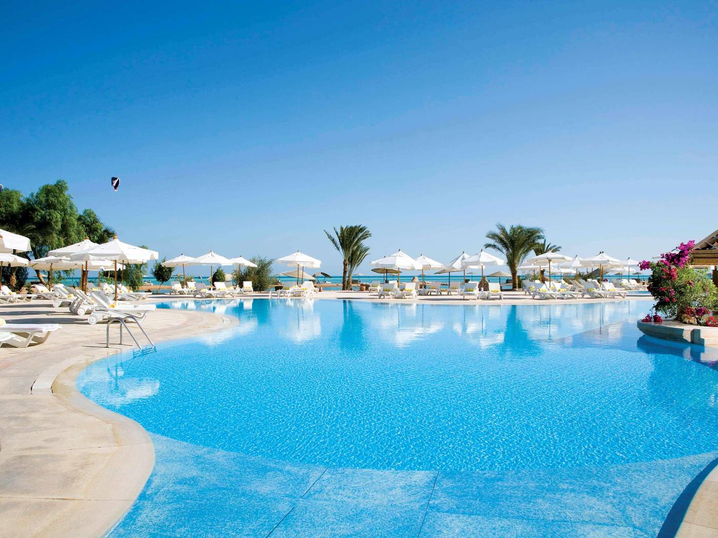 Movenpick-Resort---Spa-El-Gouna-Pool-2