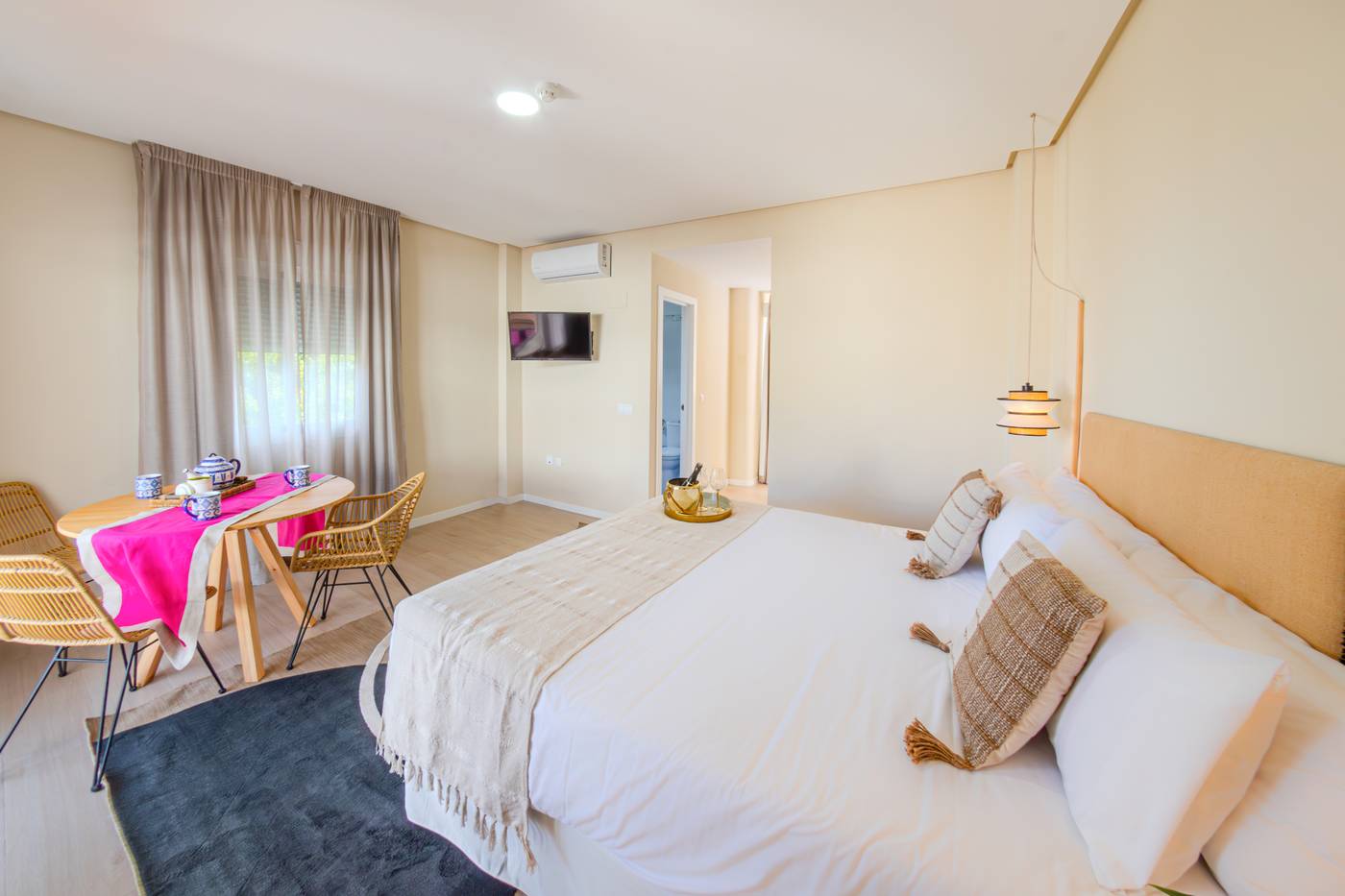 Vista-de-Rey-Room-11