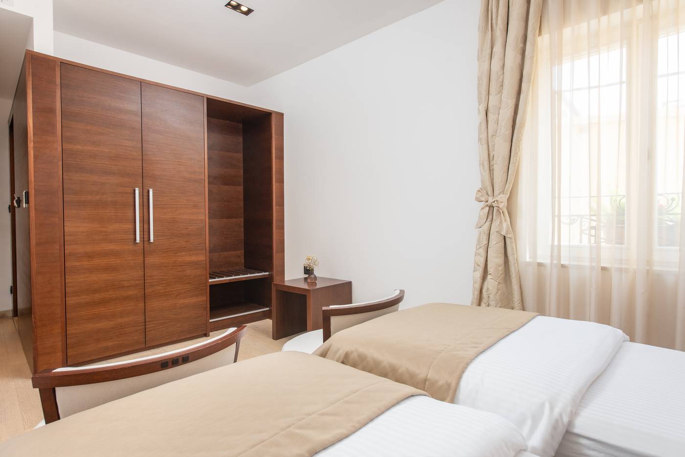 Hotel-Marmont-Heritage-Room-22